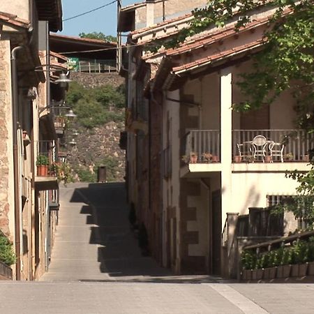 Allotjaments Rurals Can Pere Petit Santa Pau Exterior foto