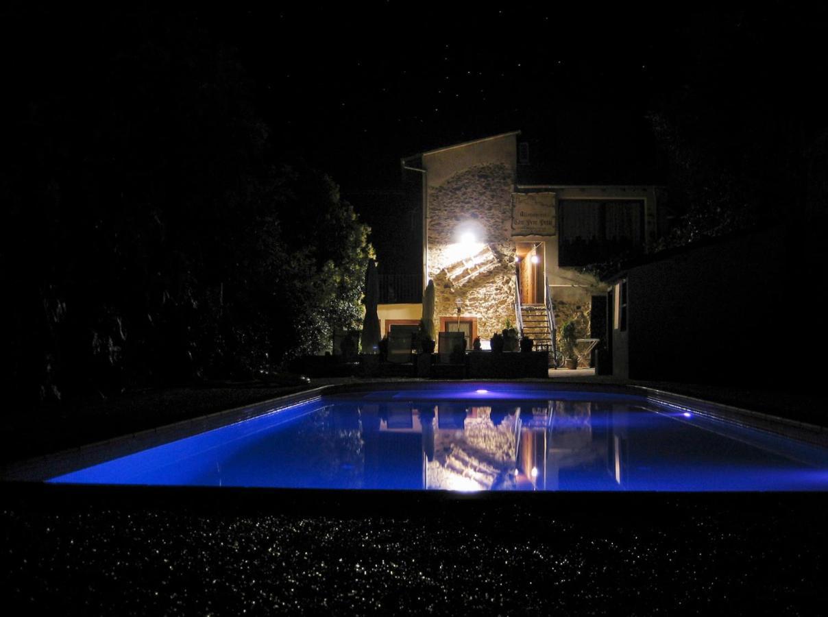 Allotjaments Rurals Can Pere Petit Santa Pau Exterior foto
