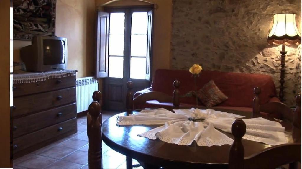 Allotjaments Rurals Can Pere Petit Santa Pau Habitación foto