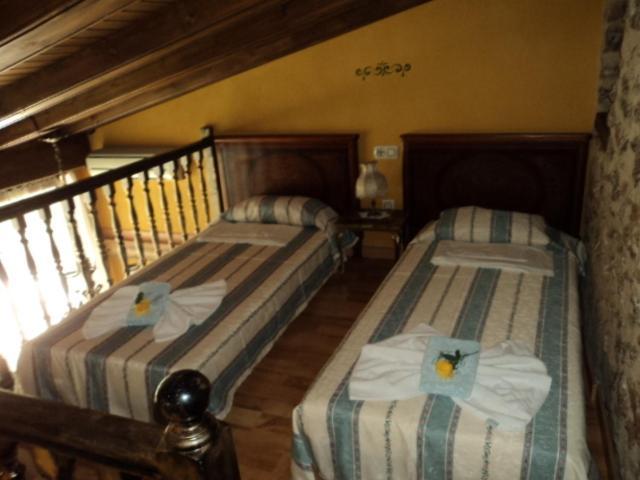 Allotjaments Rurals Can Pere Petit Santa Pau Habitación foto